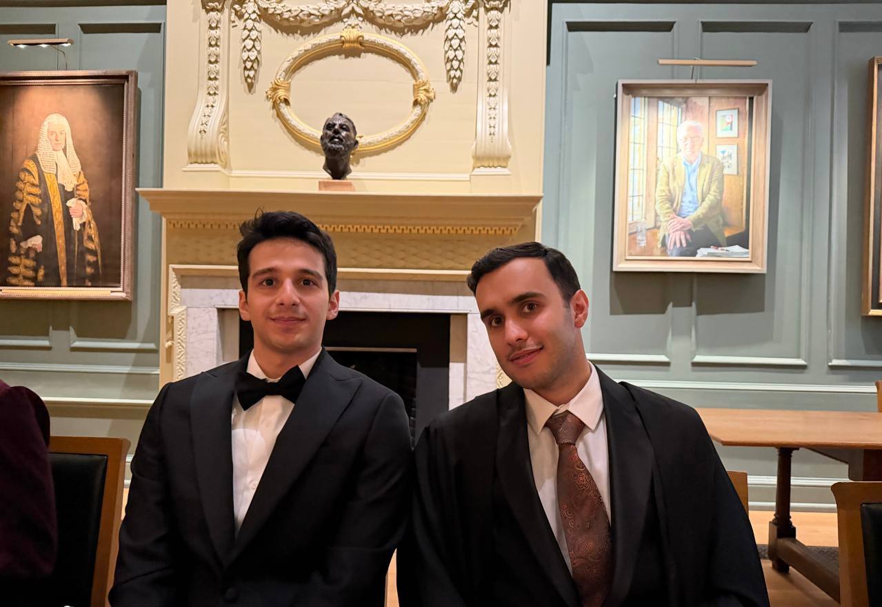 Description of Image 4